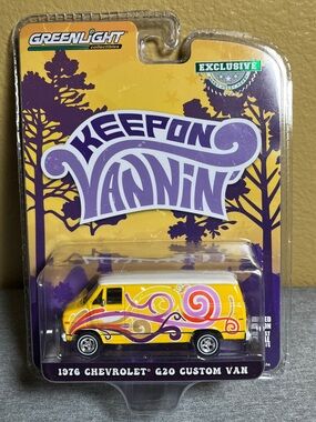 Greenlight 1/64 1976 Chevrolet G20 Custom Van Keep on Vannin